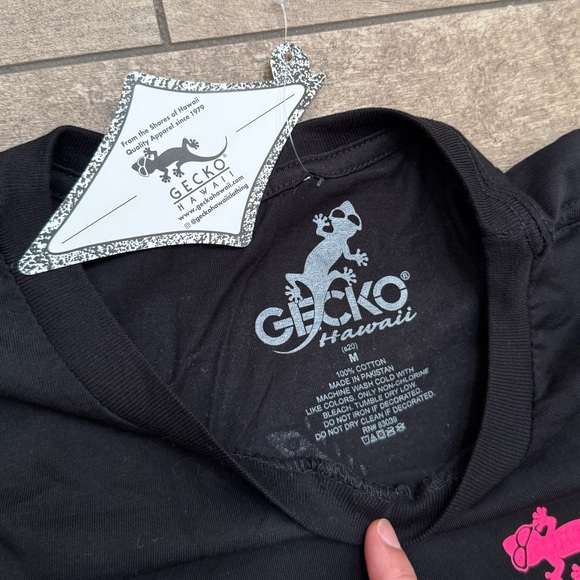 Gecko Hawaii “Burger and Flies” T-Shirt - Picture 6 of 8